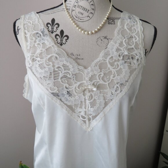 Vintage Off White/Cream Full Slip With Wide Lace V Neck, Size 38 - Picture 1 of 8